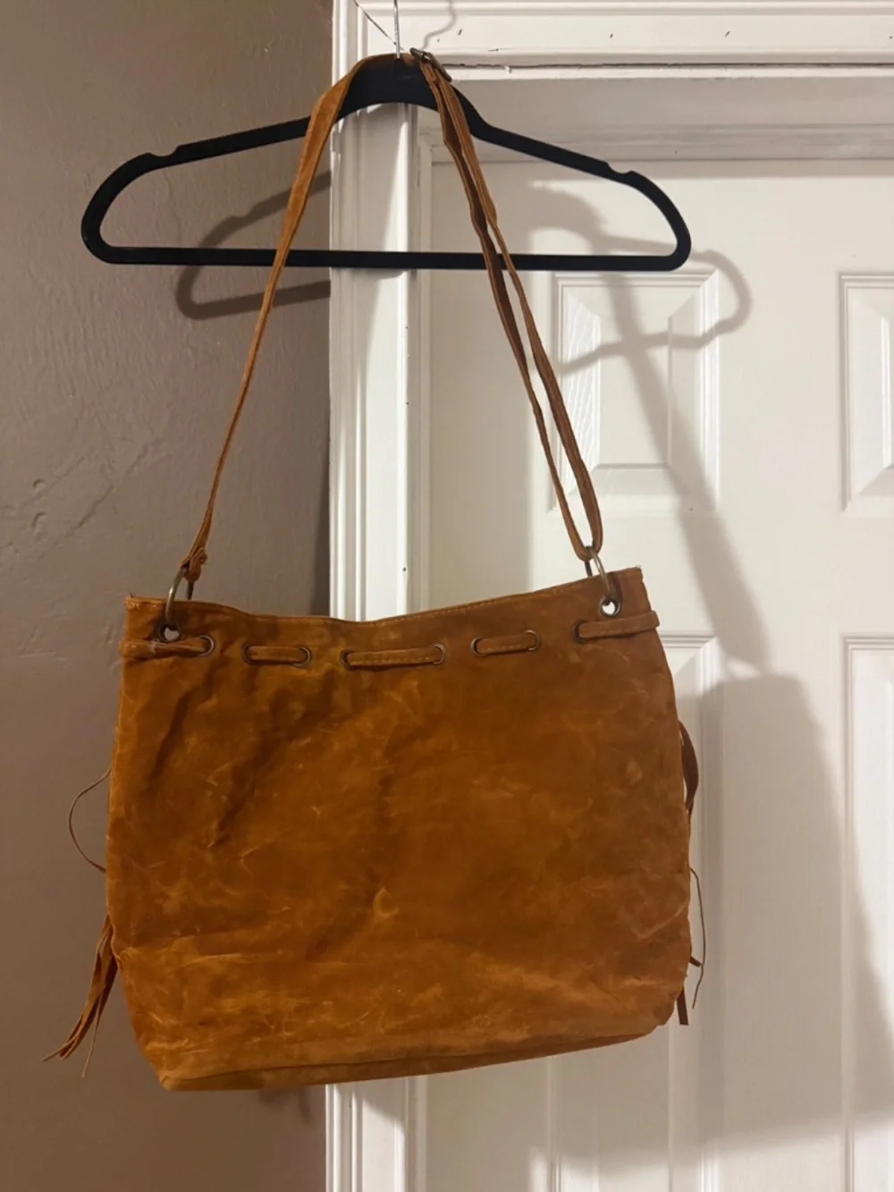 Satchel Fringe purse - Picture 2 of 3